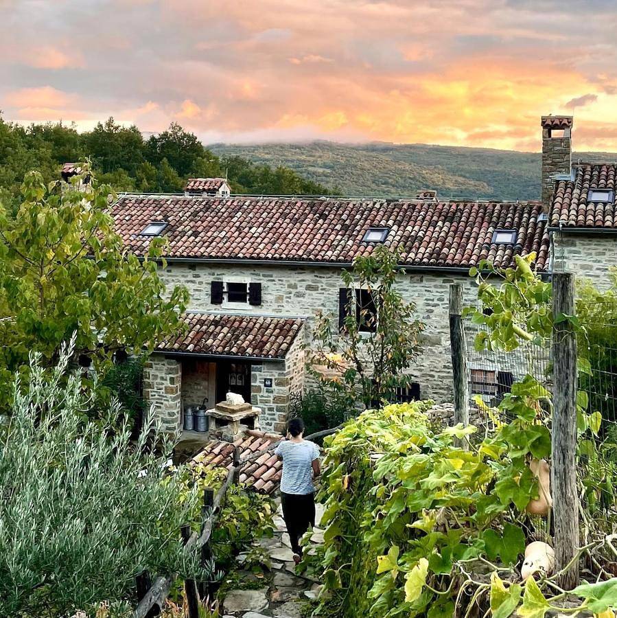 Two-Bedroom House in Grožnjan, Općina Grožnjan