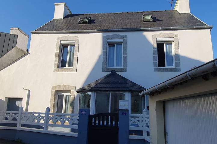 Location de vacances pour 8 personnes, avec jardin à Plouezoc'h