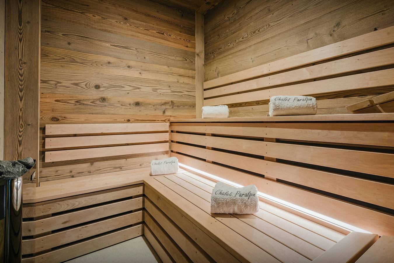 5-star chalet for 12 with hot tub & sauna - Ovo Network in Manigod, Región de Annecy