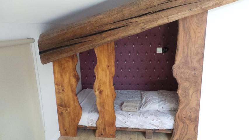 Chambre d’hôte pour 5 personnes, avec Jardin ainsi que Piscine et Vue à Les Nouillers