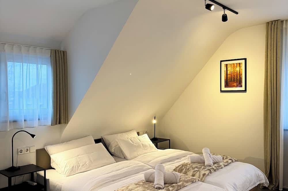 Ferienhaus, Kochinsel, Garten, Parkplatz, 4-8 Personen in Böblingen, Stuttgart Region