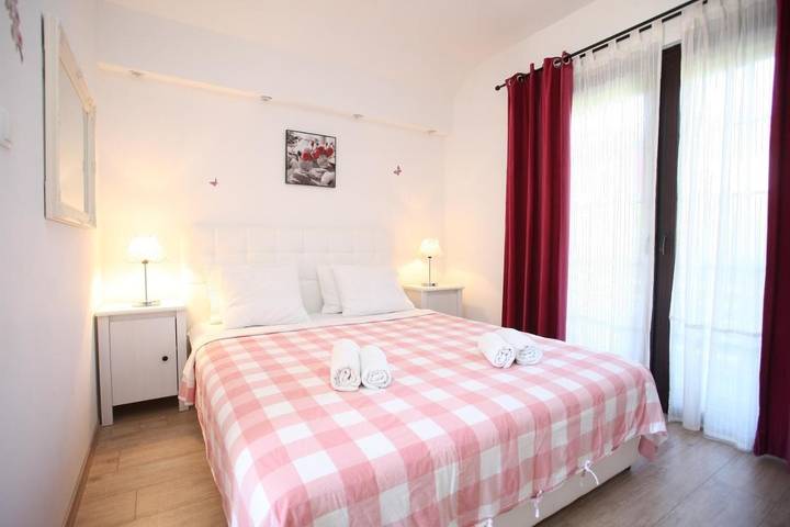 Ferienhaus für 2 Personen, mit Terrasse und Garten