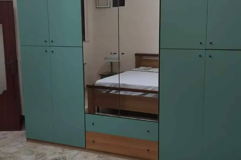 Apartamento entero, Apartment in the city, 7 min from the beach and 50mt from all the supermarkets. in Barletta, Barletta-Andria-Trani