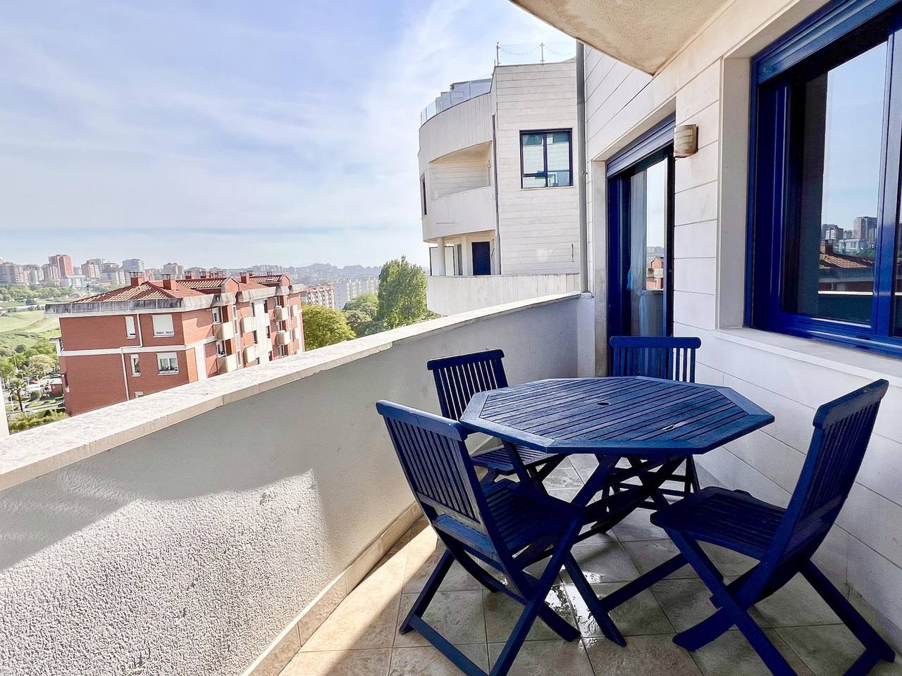 Entire holiday apartment, La Caracola Apartment in Santander, Cantabrian Coast