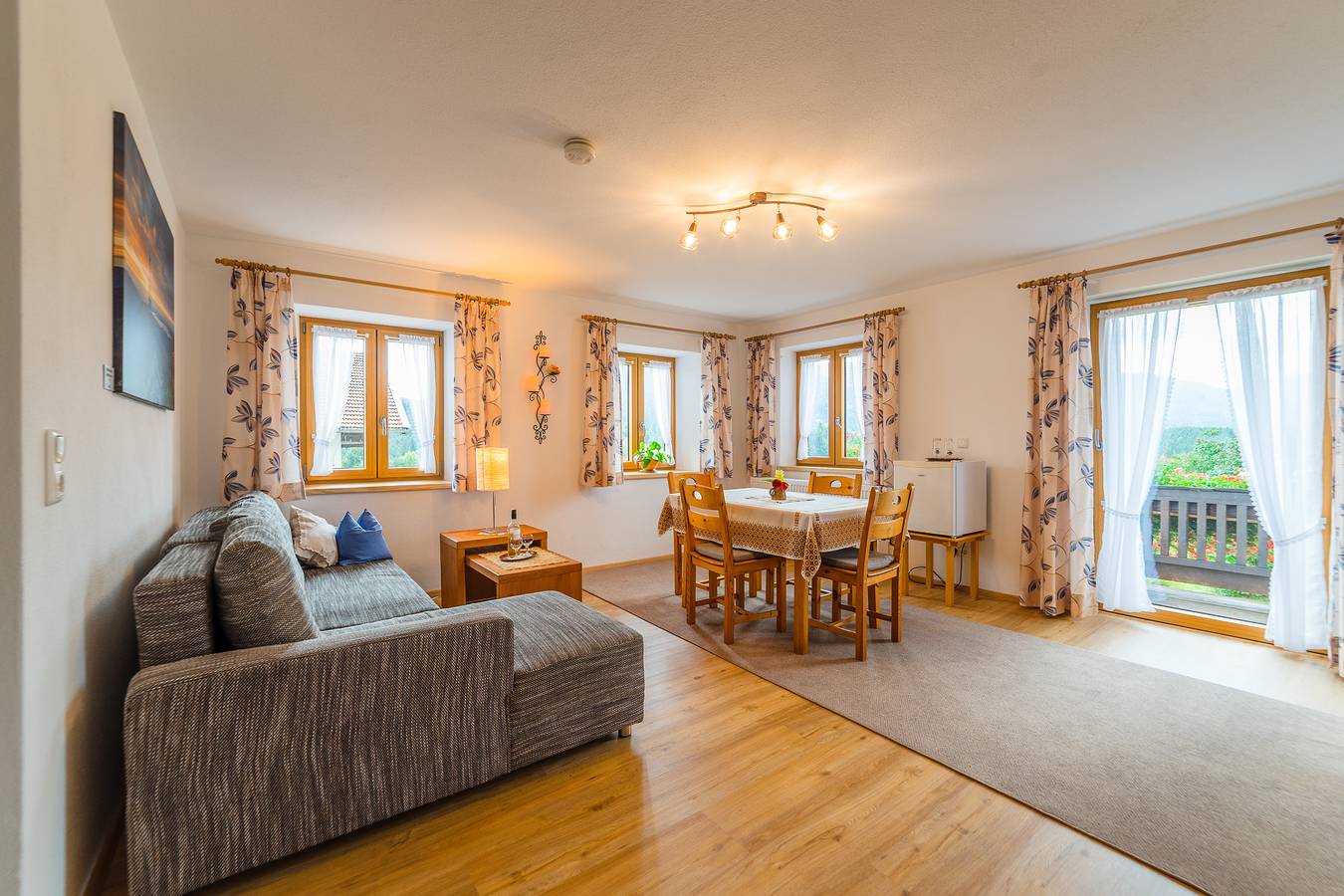 Schmuckhof - Familienzimmer Staufenblick, 58 qm, Süd-Ost-Balkon, Wlan in Siegsdorf, Bayerische Alpen