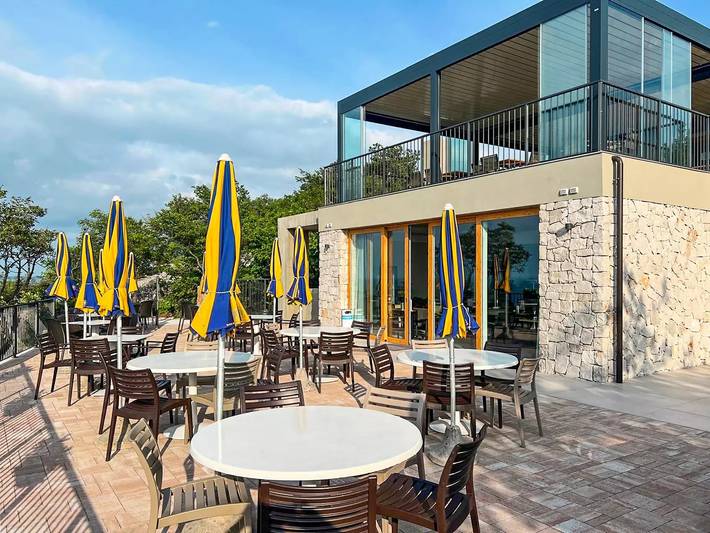 Camping für 4 Personen, mit Terrasse und Pool in Friaul-Julisch Venetien - 2