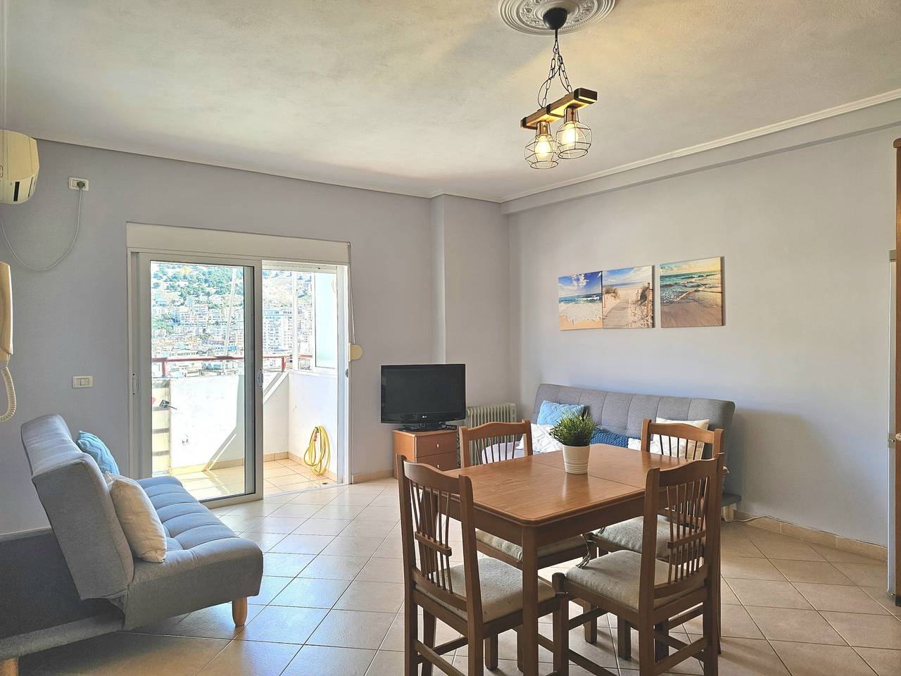 Ganze Wohnung, Ferienwohnung für 3 Personen mit Balkon in Sarandë, Vlorë