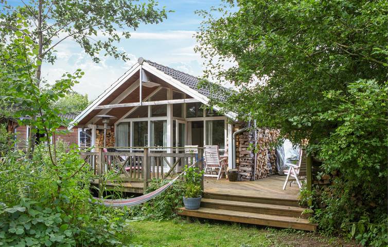 Ferienhaus für 8 Personen, mit Terrasse und Whirlpool sowie Sauna in Tårup