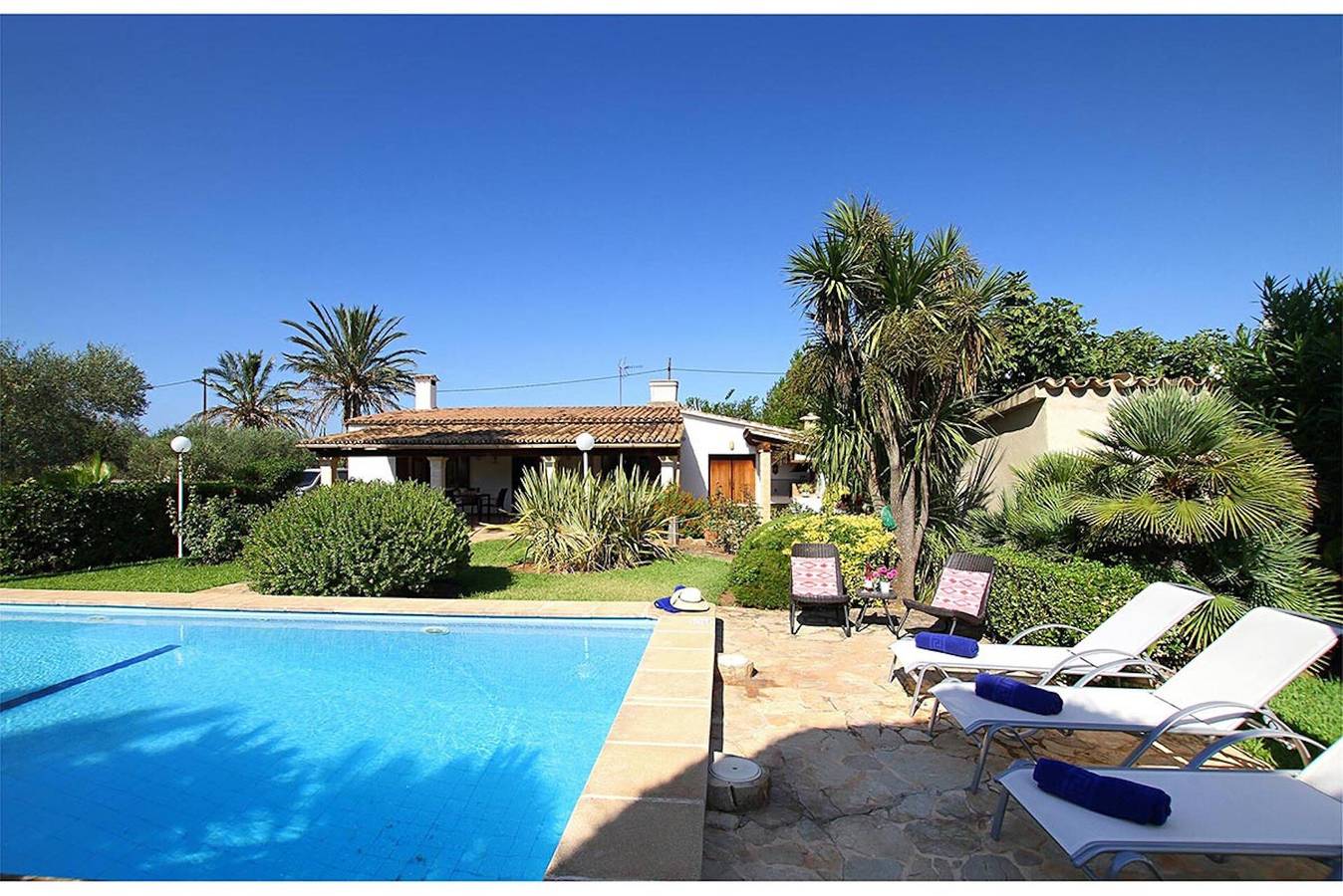 Maison de campagne "Can Moreno" avec piscine, climatisation, Wi-Fi, jardin et terrasse in Pollença, Majorque du Nord