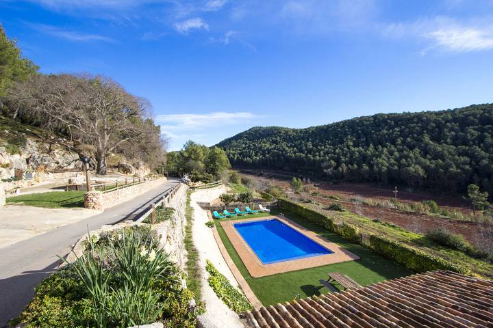 Casa rural para 13 personas, con jardín, Familias con niños en Alto Campo
