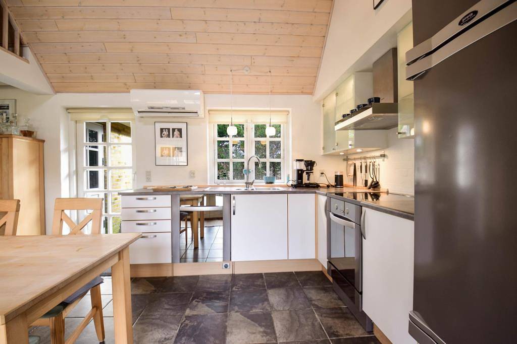 Großes, geschützt liegendes Ferienhaus mit Sauna und Whirlpool in Tim, Ulfborg