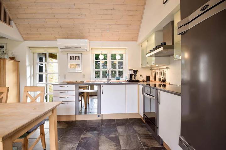 Großes, geschützt liegendes Ferienhaus mit Sauna und Whirlpool in Tim, Ulfborg