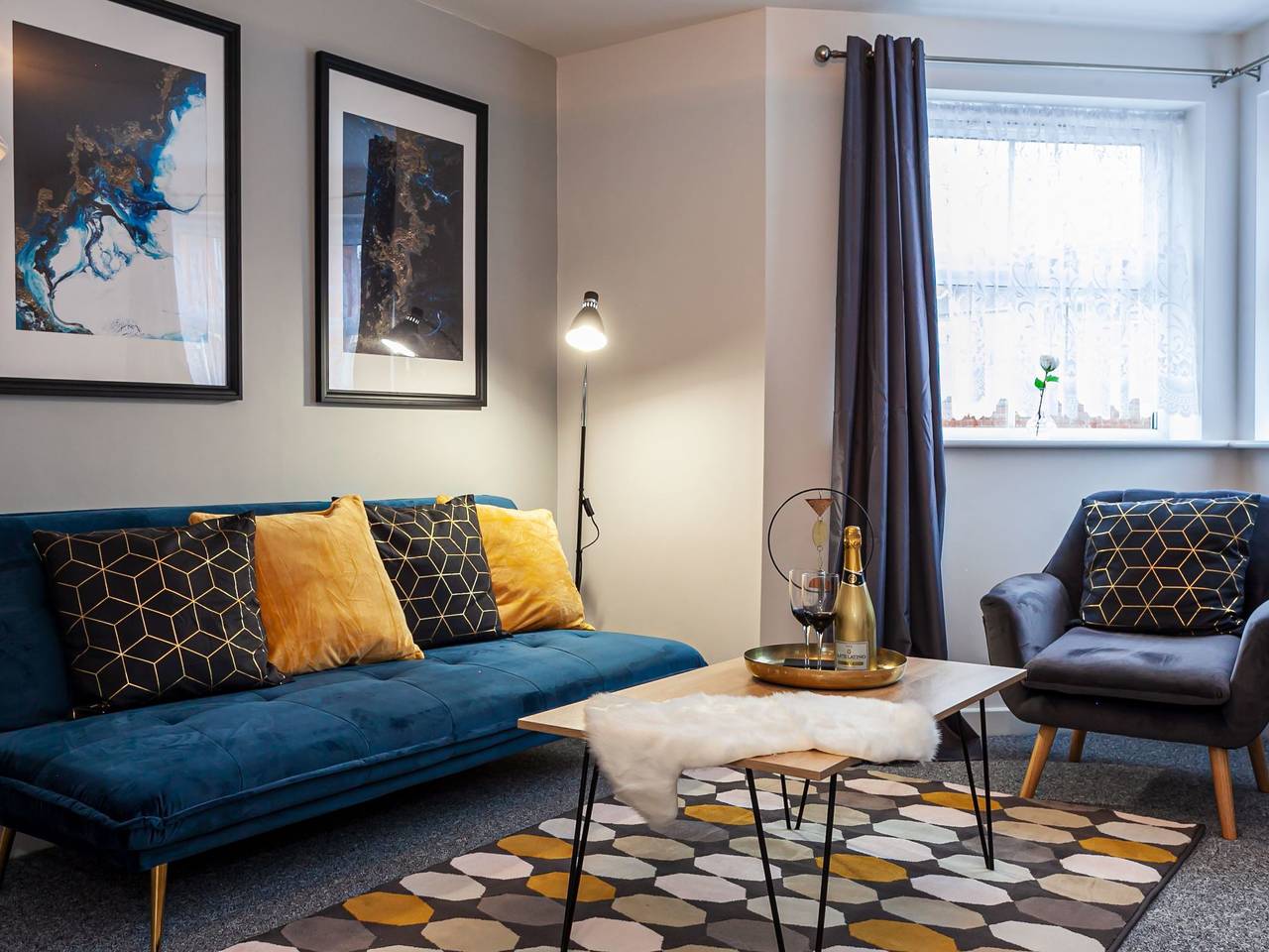 Entire apartment, Stilvolle, schöne Wohnung mit zwei Schlafzimmern in Coventry, Birmingham Area