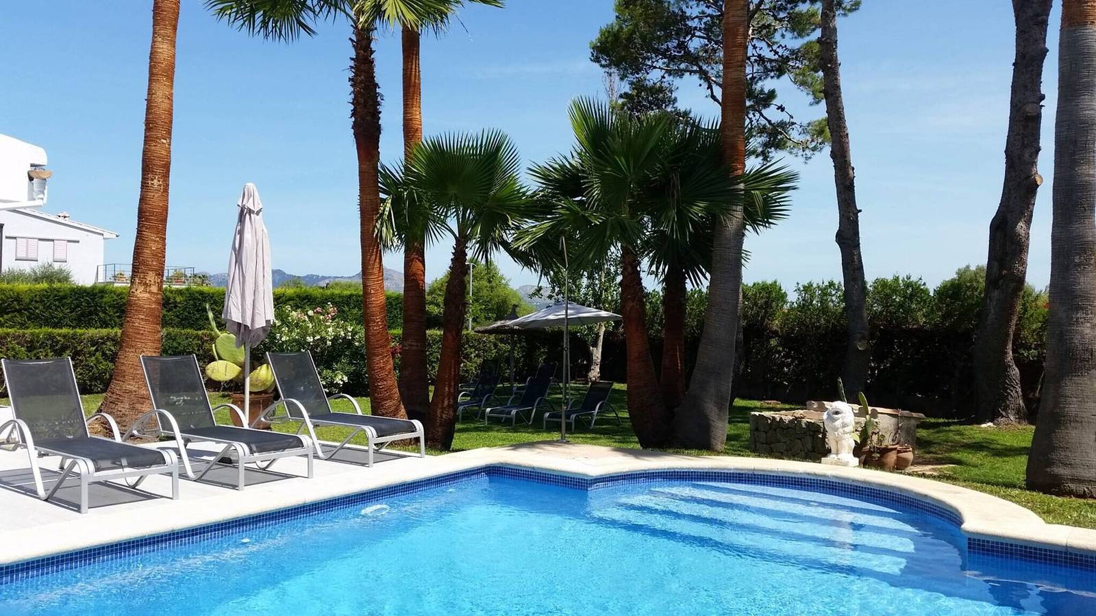 Villa "Playa" with Mountain View, Private Pool & Wi-Fi in Port de Pollença, Pollença