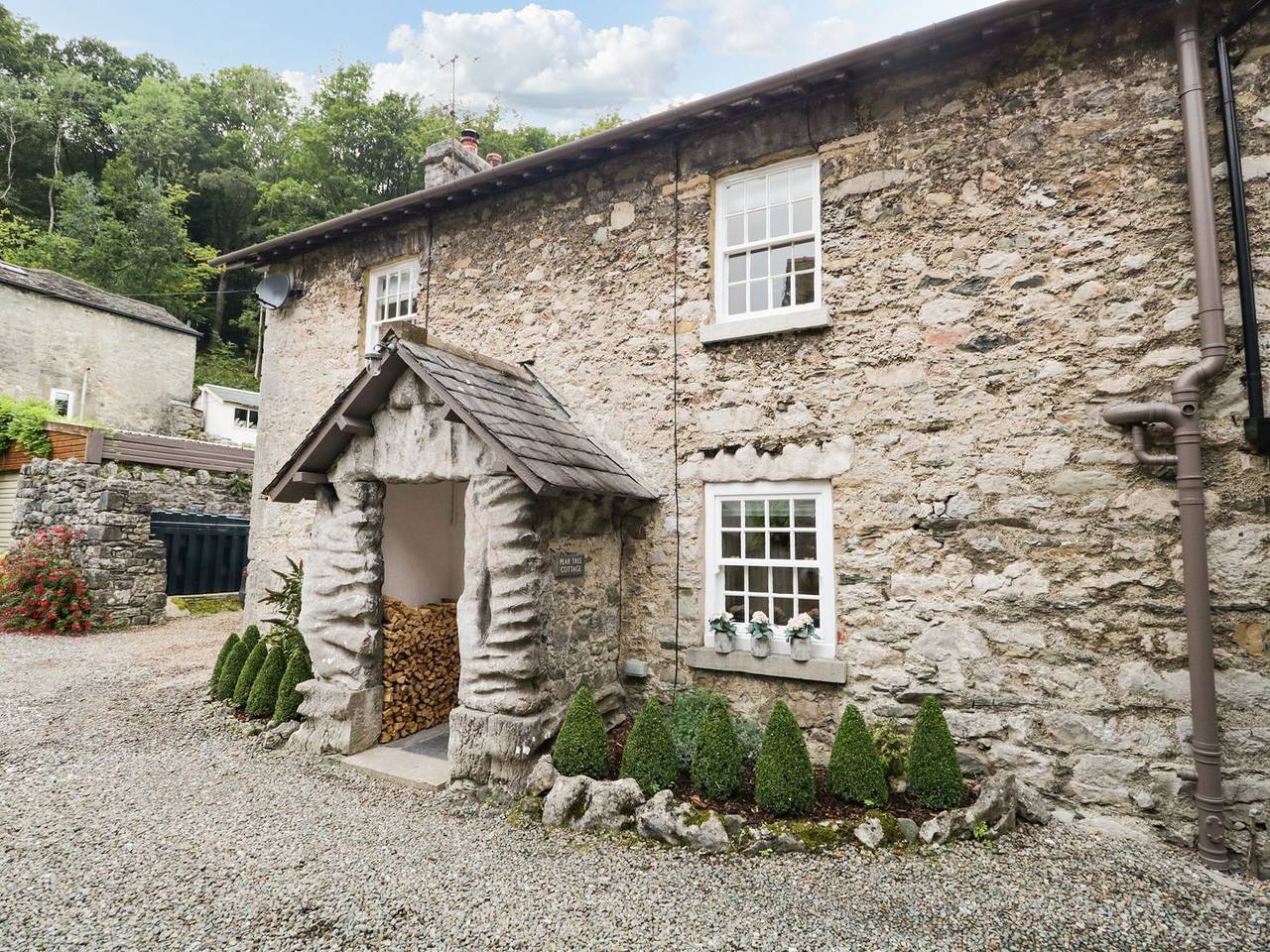 Pear Tree Cottage in Grange-over-Sands, Lake District