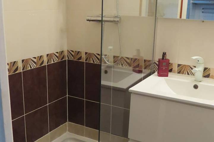 Appartement entier, Appartement Avec Terrasse 
WIFI Clim
 Accee A La Plage A 150 M in Cap d'Agde, Agde
