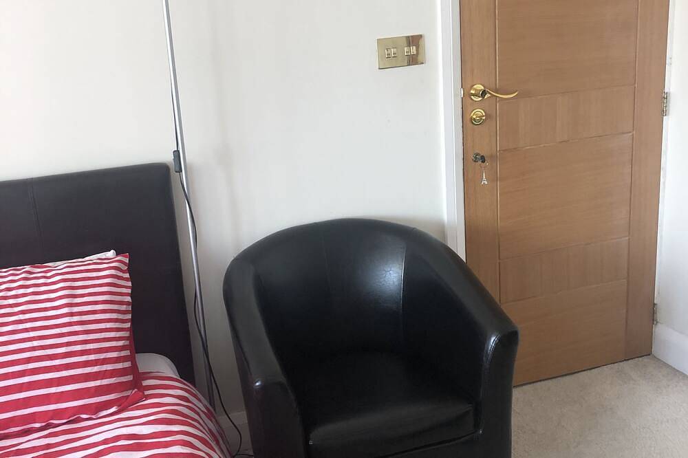 Close to Birmingham airport, Nec, Train Station, City Centre Restaurants Shops   in Solihull, Birmingham e dintorni