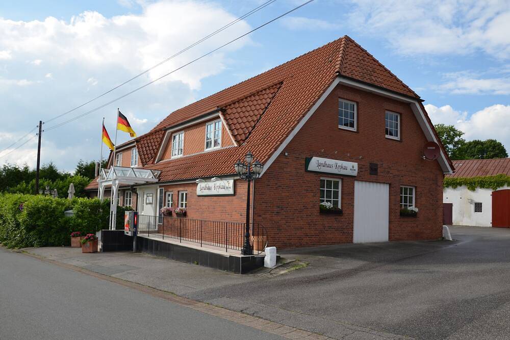 Ganze Wohnung, Neu gebautes Ferienapartment im modernen Landhausstil. 10 min Radweg zum Strand in Krokau, Südliche Ostseeküste