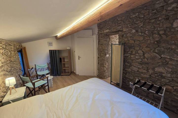 Location de vacances pour 2 personnes, avec terrasse à Vailhan - 2