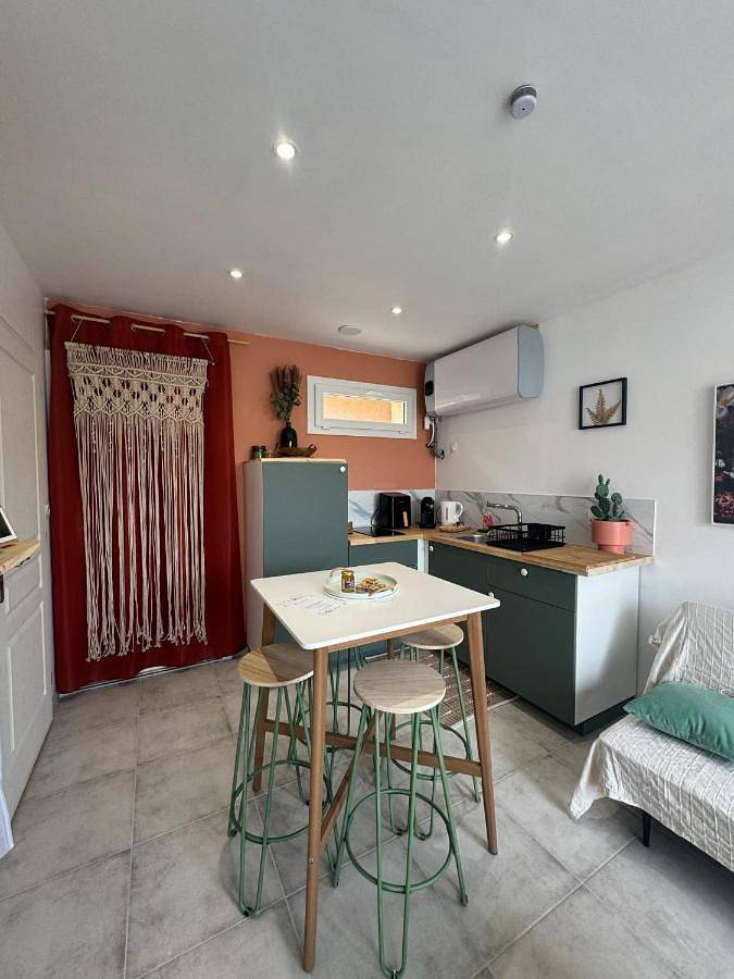 Gîte pour 4 personnes, avec Terrasse et Jardin à La Brillanne