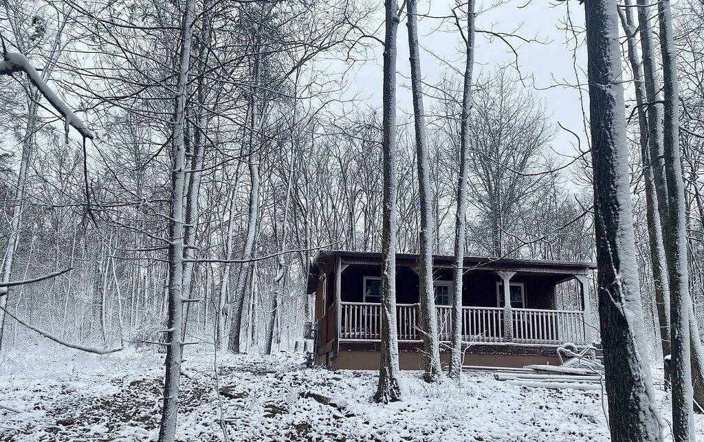 Cabin in the Woods - 5 Miles to Dayton Boat Ramp! 2 miles to Naca Fort Bluff! in Rhea County