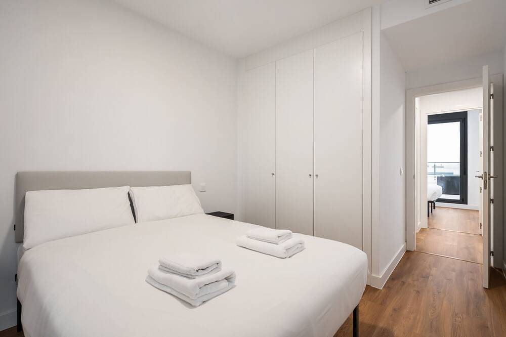 Hel lägenhet, Atico con terraza The Kings Residence: Business Ready in San Sebastián de los Reyes, Madrid Province