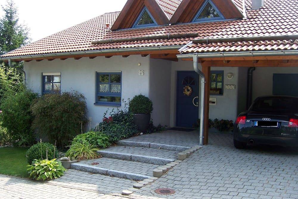 Ganze Wohnung, Ferienwohnung 69 qm, Parterre, 2 Schlafräume, max. 4 Personen in Unterkirnach, Mittlerer Schwarzwald