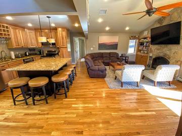 Vacation House for 14 Guests in Carroll, White Mountain National Forest, Picture 2