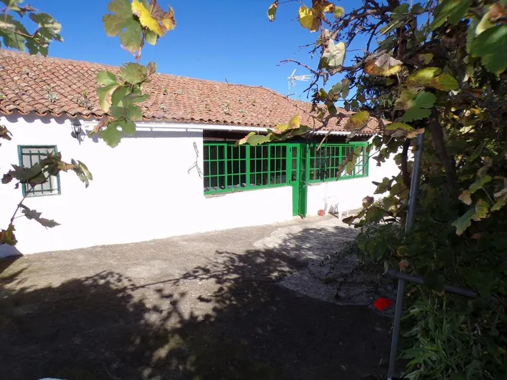 Ferienhaus für 4 Personen, mit Ausblick und Garten sowie Balkon - 1