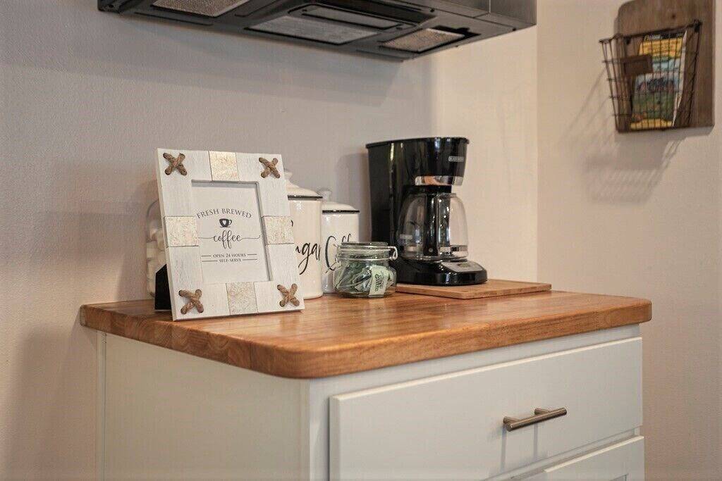 Elkchanted Inn Pine: Fully Fenced Backyard, Spacious Cabin in Woods w/King Bed in Gila County