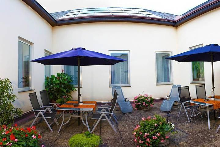 Hotel Artner - Zimmer für 1-3 Personen mit kostenfreiem Wlan in Baden bei Wien, Wienerwald