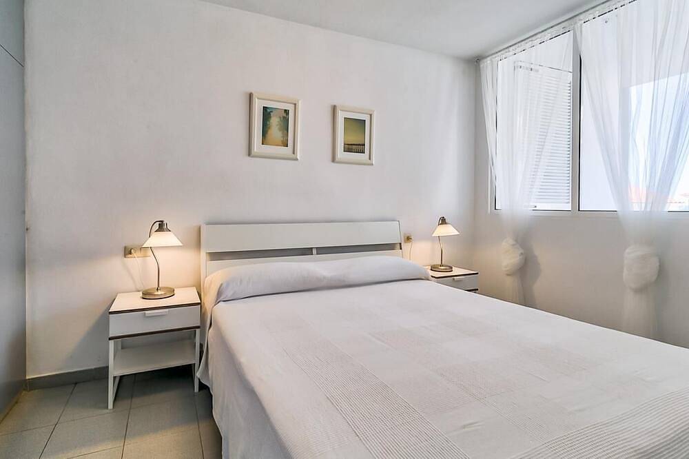 Entire apartment, Dreamy mediterranean beach house in Platja del Morer (Sant Pol de Mar), Sant Pol de Mar