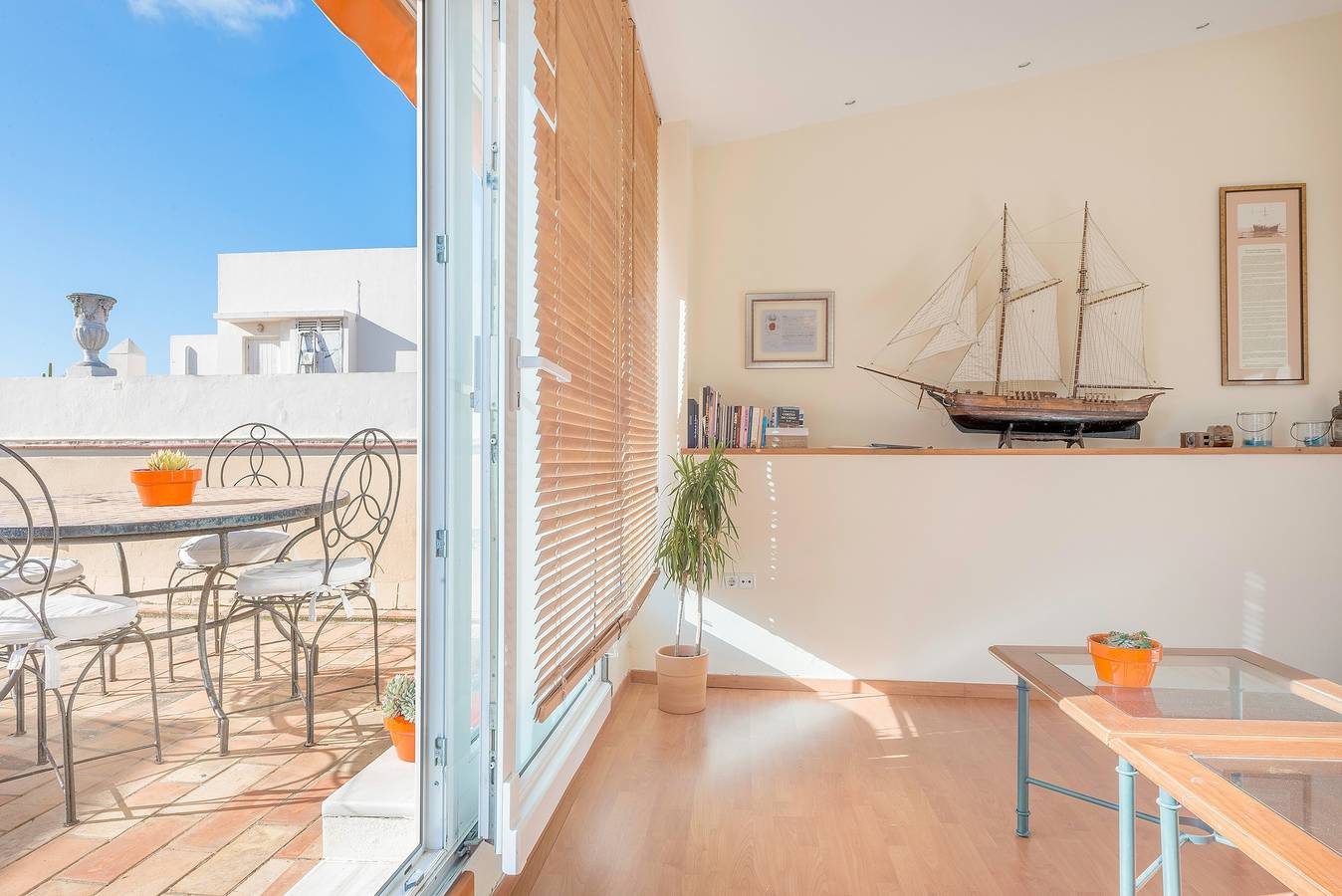 Apartamento entero, Apartamento céntrico con terraza en la azotea, Wi-Fi y aire acondicionado in Cádiz, Costa de la Luz