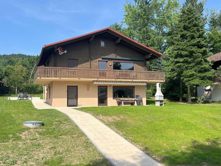 Ferienhaus für 13 Personen, mit Balkon und Terrasse sowie Garten in Arrach