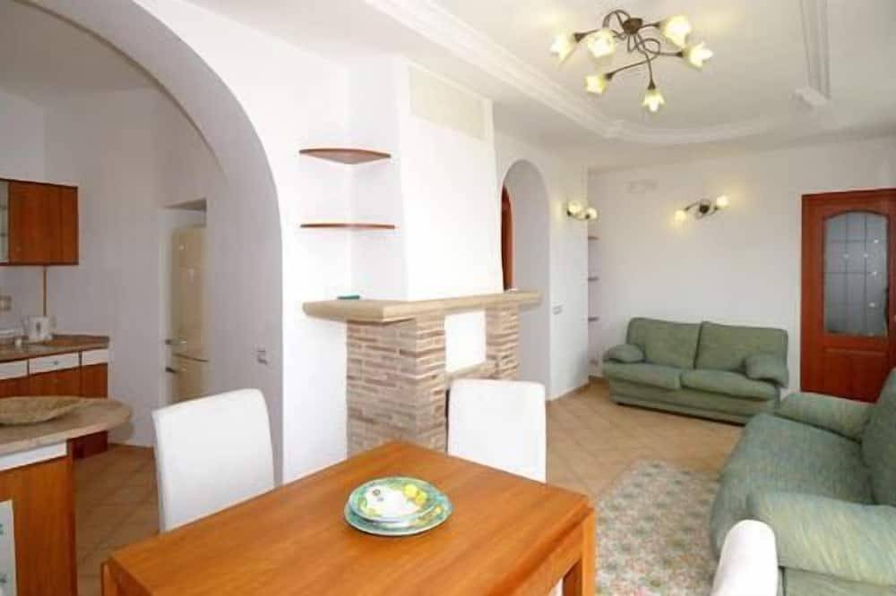 Apartamento entero, La abuela Anna en Ravello con terraza con vista al mar adecuada para familias in Sorrento Coast