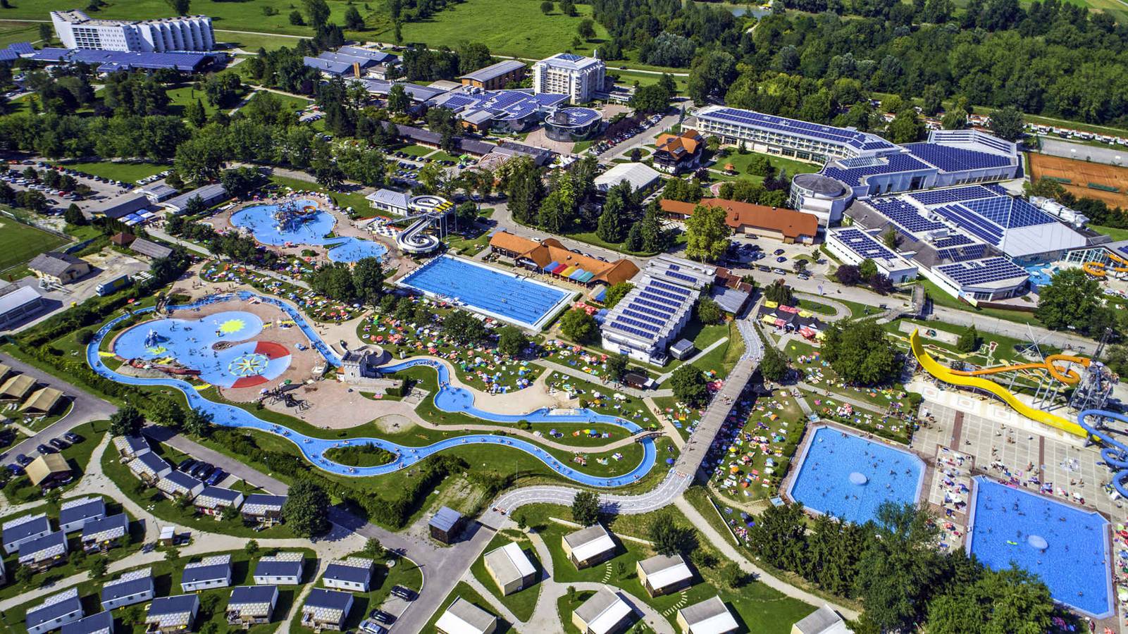 Maison mobile avec climatisation, terrasse et parc aquatique in Brežice, Lower Styria