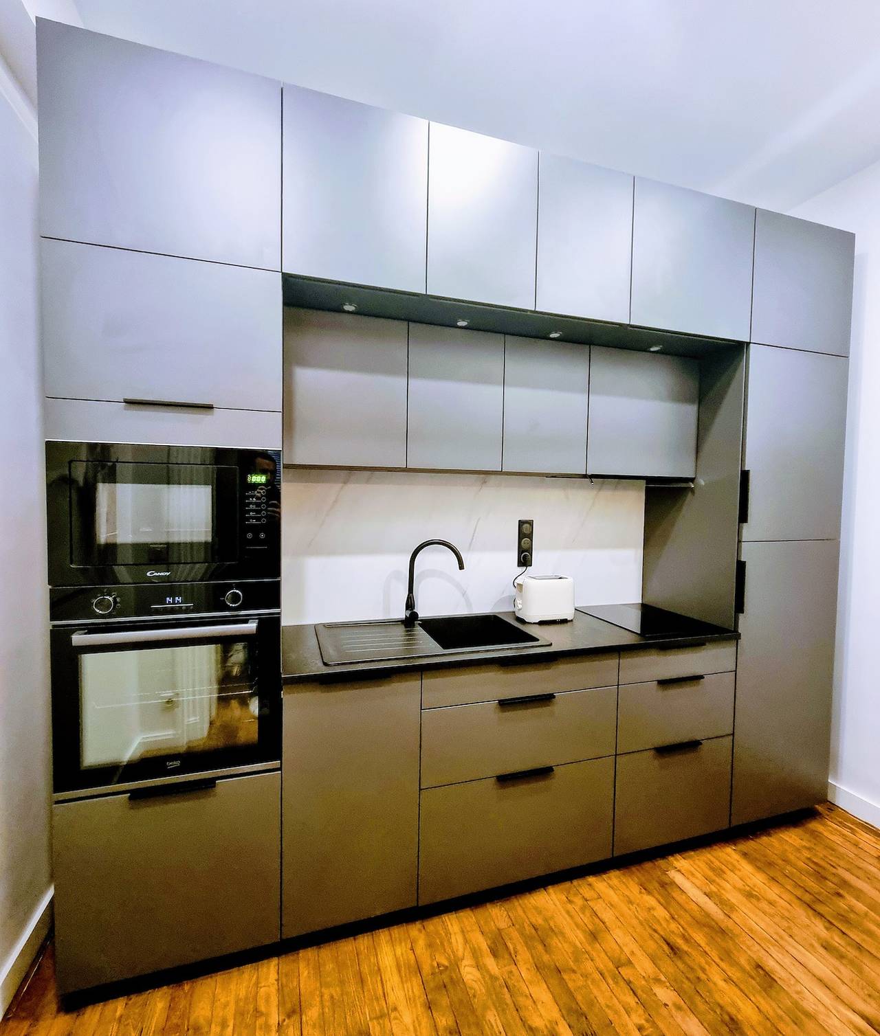 Ganze Wohnung, Luxuriöses Apartment mit Veranda im Stadtzentrum in Troyes, Aube