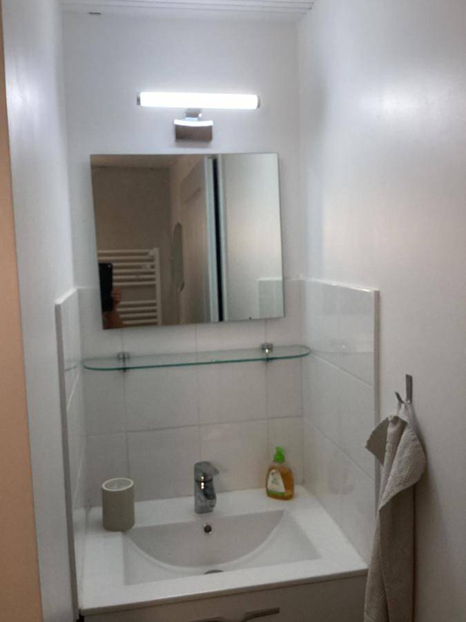 Location de vacances pour 8 personnes, avec Terrasse ainsi que Jardin et Vue à Bourdeilles - 4