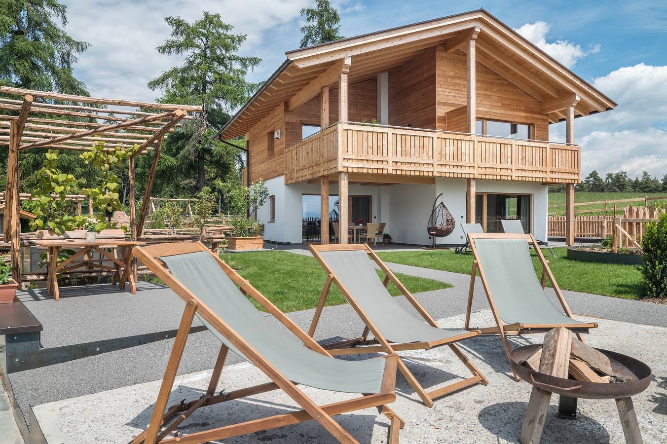 Appartamento intero, Appartamento 'Feicht' con vista sulle montagne, terrazza privata e Wi-Fi in San Genesio Atesino, Alpi Sarentine