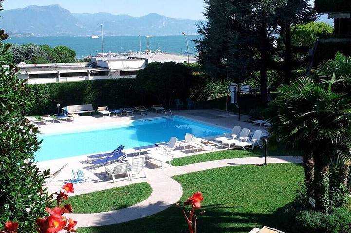 Holiday apartment for 4 people, with garden and balcony as well as pool - 1