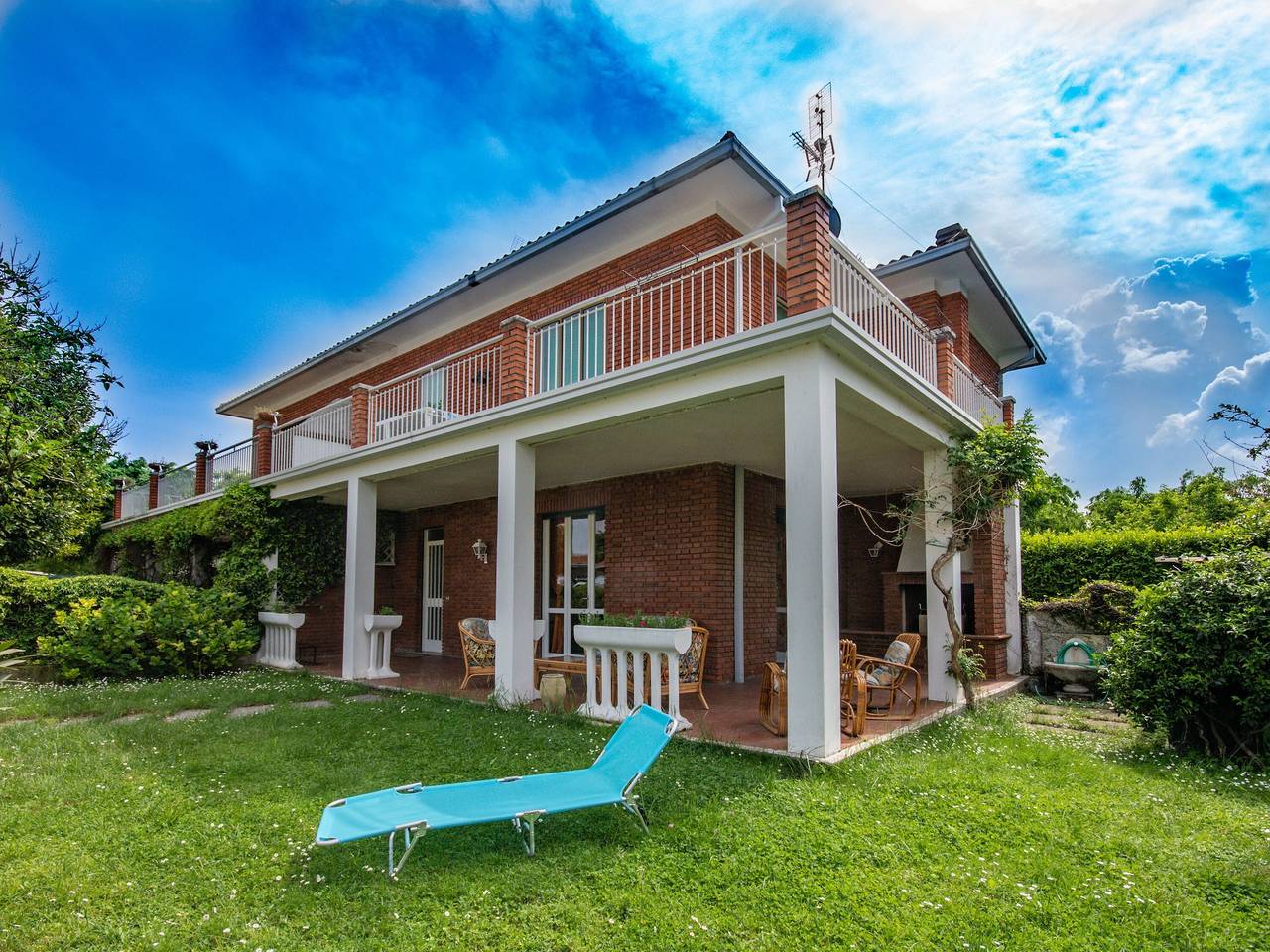Graziosa casetta a pochi metri dalla spiaggia della romantica di Manerba in Manerba del Garda, Prealpi Gardesane