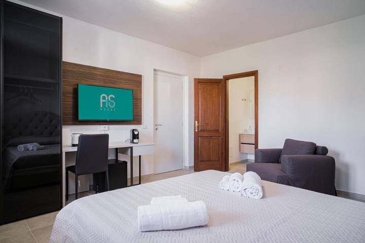 BnB für 2 Personen, mit Ausblick und Terrasse in Olbia