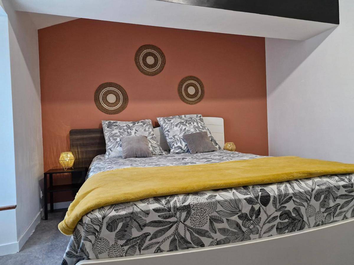 Double Room in Chantonnay, Région de La Roche-sur-Yon