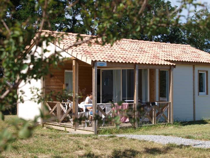 Gîte pour 4 personnes, avec jardin et piscine