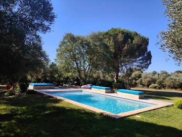Chambre d’hôte pour 2 personnes, avec jardin ainsi que vue et piscine à Lunel