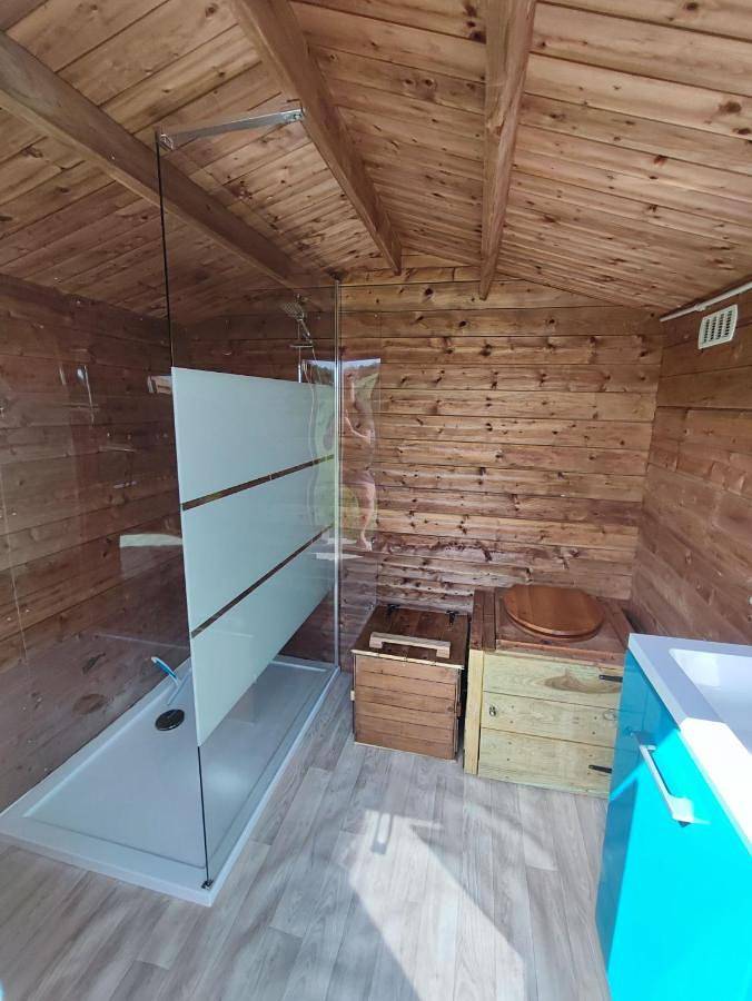 Tente pour 2 personnes, avec Terrasse ainsi que Jardin et Vue dans le Calvados - 3