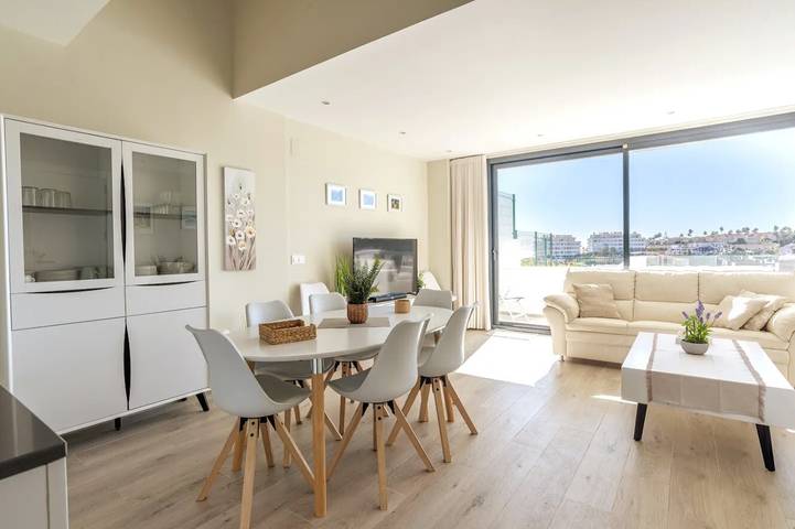 Ferienhaus 'Strand Reihenhaus nahe der Stadt' mit Meerblick, Wlan und Klimaanlage in Playa El Ejido (Mijas), Fuengirola
