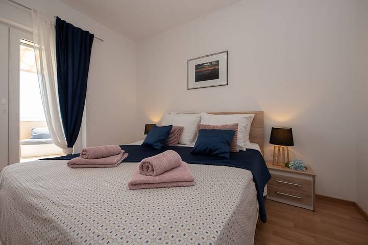 Ganze Wohnung, Ferienhaus App Grace mit Pool und Aussicht in Klis in Klis, Split-Dalmatien