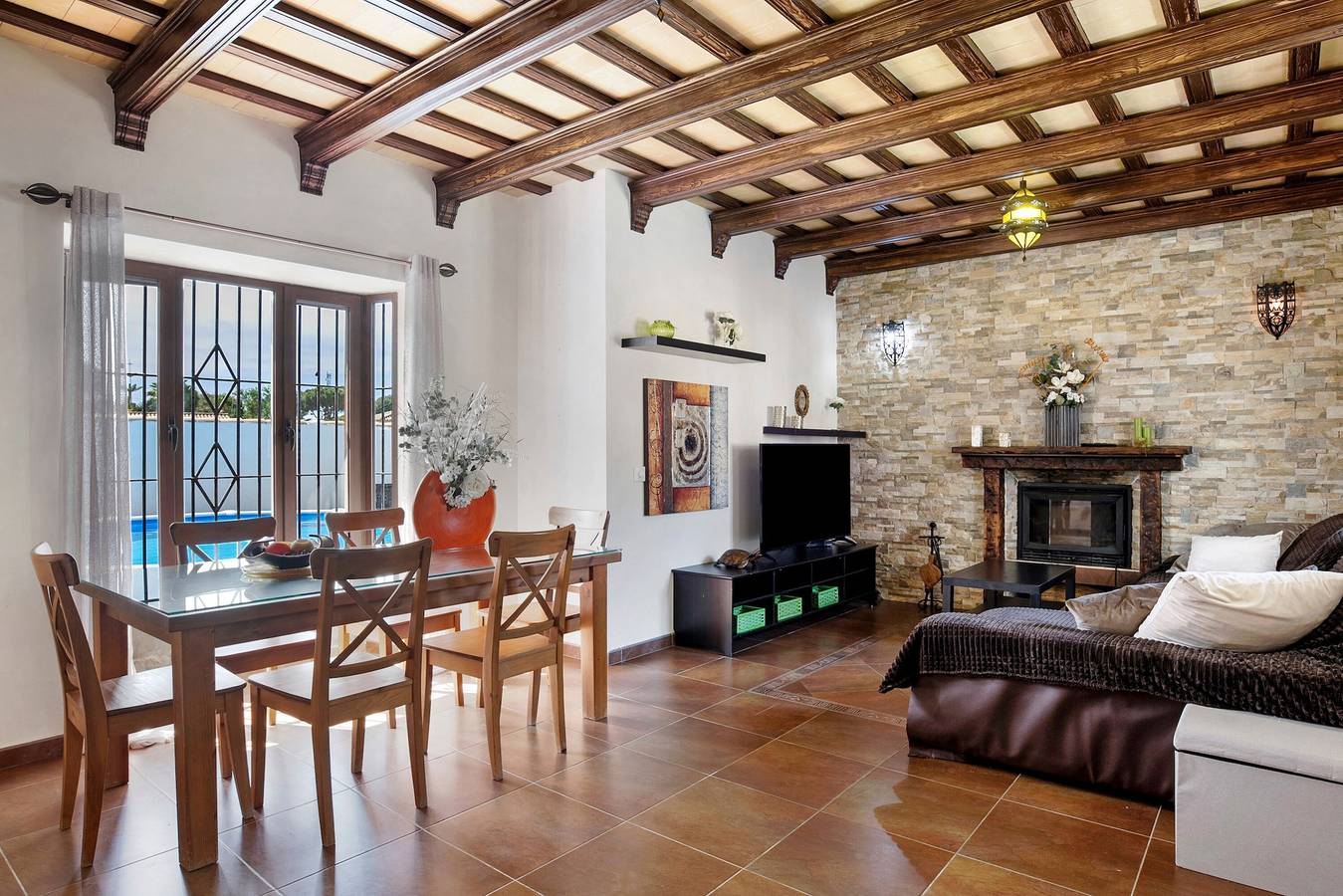 Casa de férias "Villa Mami - só famílias" com minipiscina privada, 2 terraços privados e Wi-Fi in Playa La Barrosa, Chiclana de la Frontera