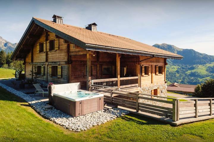Gîte pour 8 personnes, avec Balcon et Jacuzzi ainsi que Terrasse et Jardin à Manigod - 2